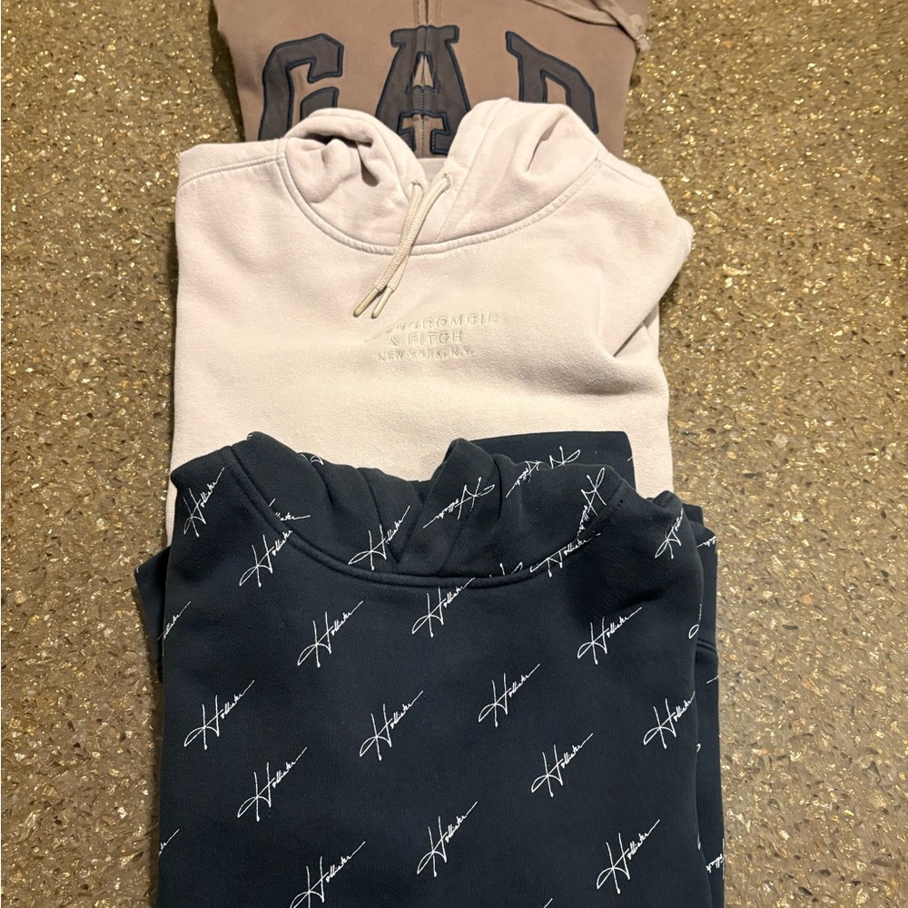 Bundle of men’s sweaters size small